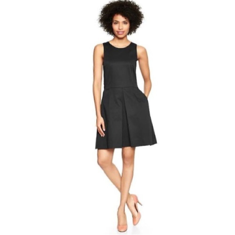 Gap Women's Sz 0 Sleeveless Fit & Flare Dress True Black Pleated Pockets Stretch